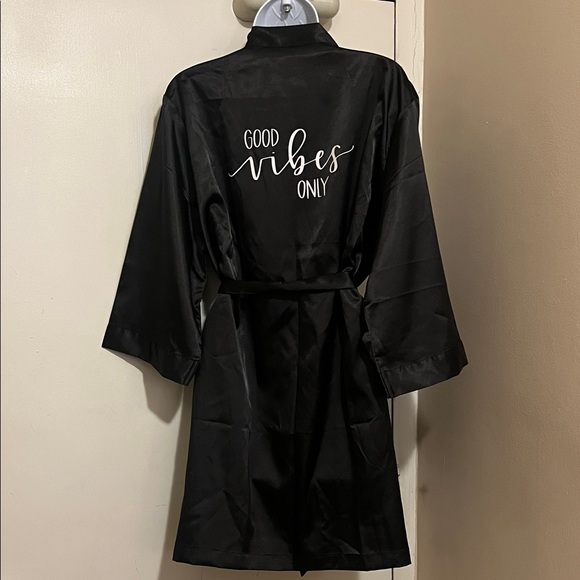 Luxurious Black Kimono Robe with Good Vibes Only Graphics - Picture 5 of 7